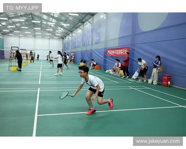 杭州羽毛球队与成都羽毛球队实力对比赛后分析与总结